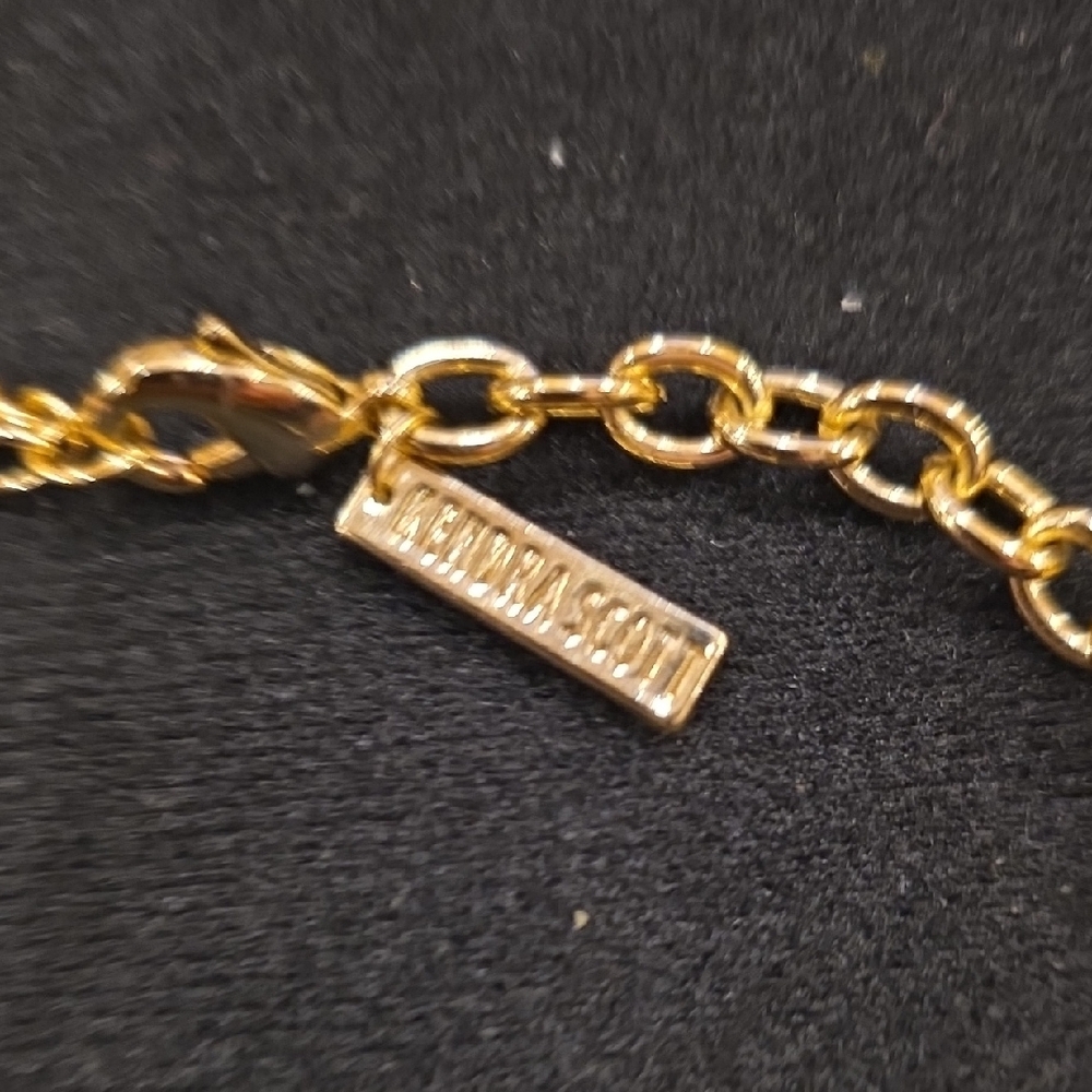 Kendra Scott "Iggy" Necklace Emerald Calcedony And  14k Gold Plate😍 - Picture 3 of 4